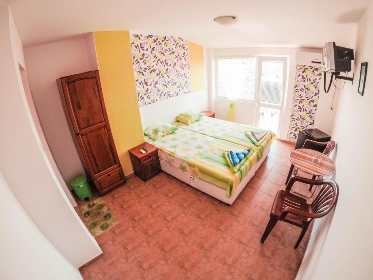 Guest House Gabriel โซโซโปล ภายนอก รูปภาพ