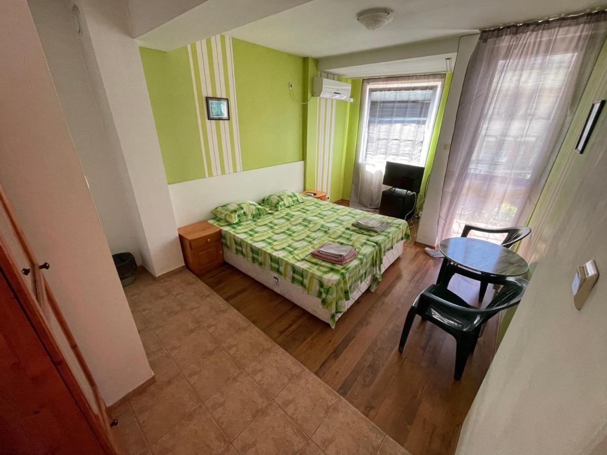 Guest House Gabriel โซโซโปล ภายนอก รูปภาพ